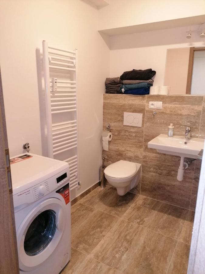 Brand New Studio Apartment #21 With Free Secure Parking In The Center Πράγα Εξωτερικό φωτογραφία